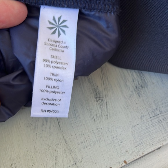 Women’s Athleta Rain/Warm/Wind Hooded Jacket, Size Small - Picture 9 of 9